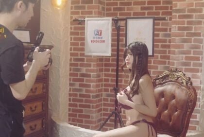 May mắn khi anh chụp được bức ảnh cô nàng idol xinh đẹp khỏa thân