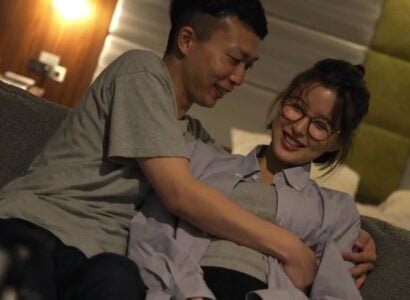 Hẹn hò với 
