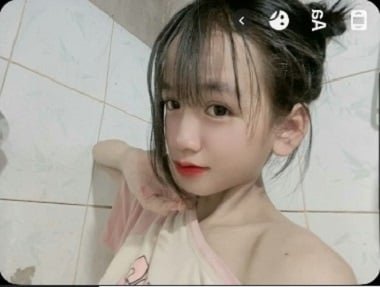 Mai Nhi trông trong trẻo nhưng rất dâm đãng